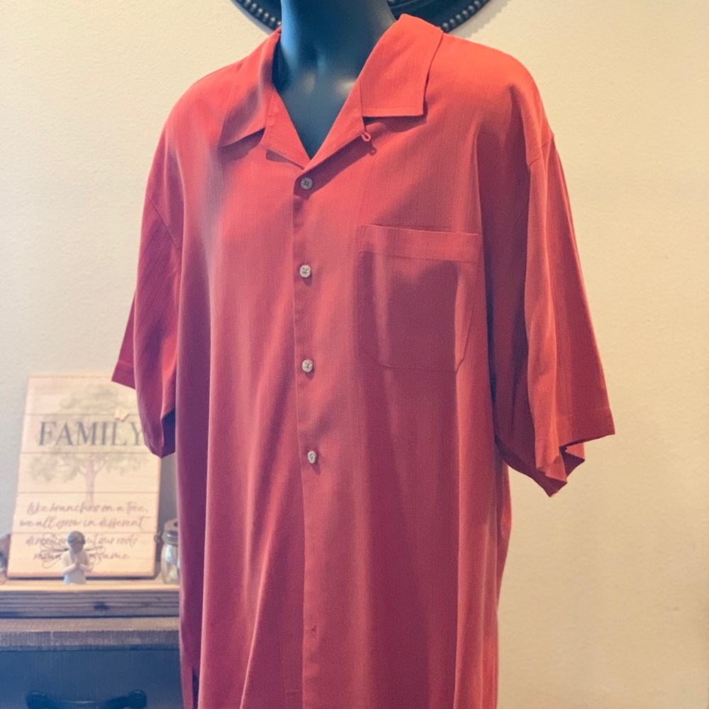 Tommy Bahama button down silk shirt. Size XL.